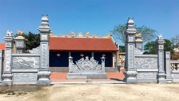 Cổng nhà thờ bằng đá