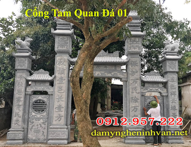 Cổng làng bằng đá