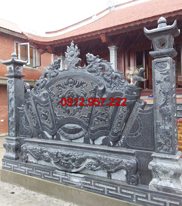 Bình phong đá nhà thờ