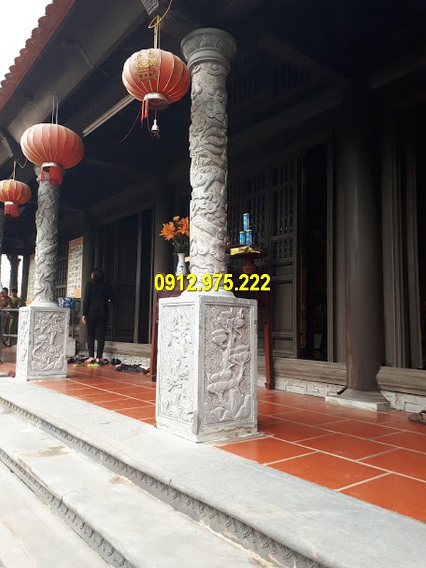 Cột đá ngoài hiên trang trí độc đáo