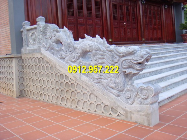 Rồng đá bậc thềm được chế tác từ đá tự nhiên chất lượng cao