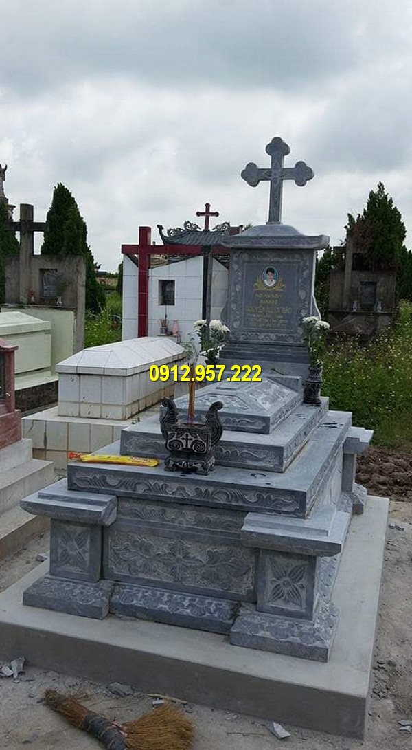 Mộ công giáo thiết kế đơn giản mà đẹp