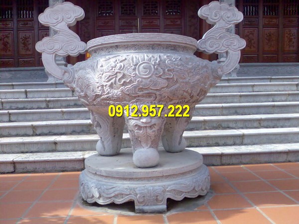 Chế tác lư hương đá tròn tại Đắk Nông