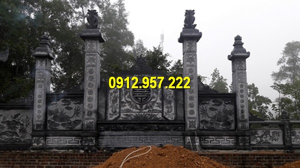 Chế tác bình phong đá nhà thờ ở Phú Yên