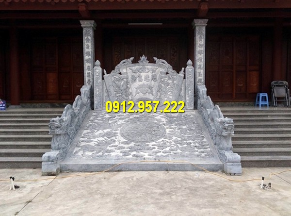 Thi công bình phong đá vàng ở Kon Tum