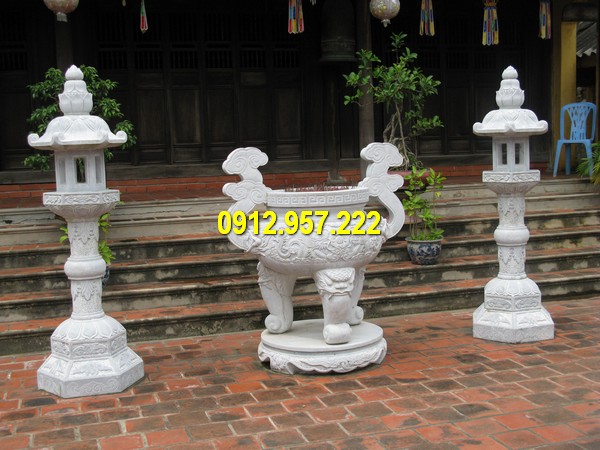 Cột đèn đá thờ cúng và lư hương bằng đá Cột đèn đá thờ cúng, đèn đá nhà thờ họ, sân vườn đẹp nhất 2020