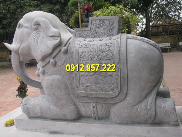 Tượng voi phong thủy có thể giúp vượng gia vận, có tác dụng phong thủy chiêu dẫn đầy đủ tài phúc đến nhà. Tượng con voi bằng đá đẹp chuẩn phong thuỷ