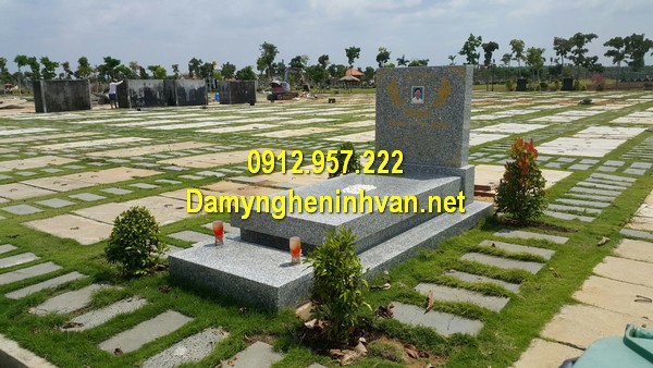 Nhà mồ đá hoa cương ở Tiền Giang
