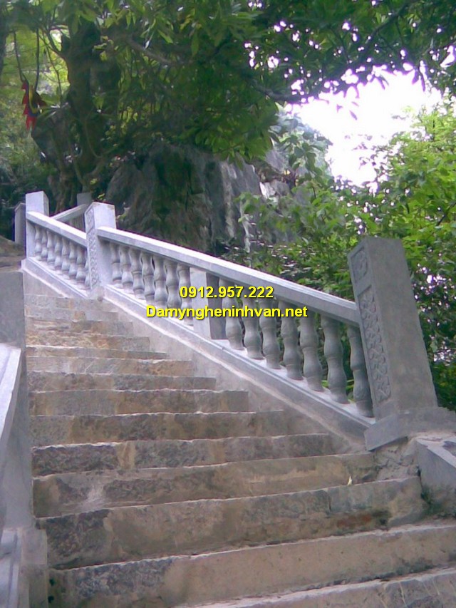 Lan can cầu thang đẹp đơn giản