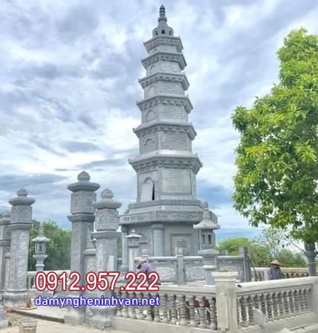 mộ tháp đá để tro cốt đẹp nhất tại Hậu Giang